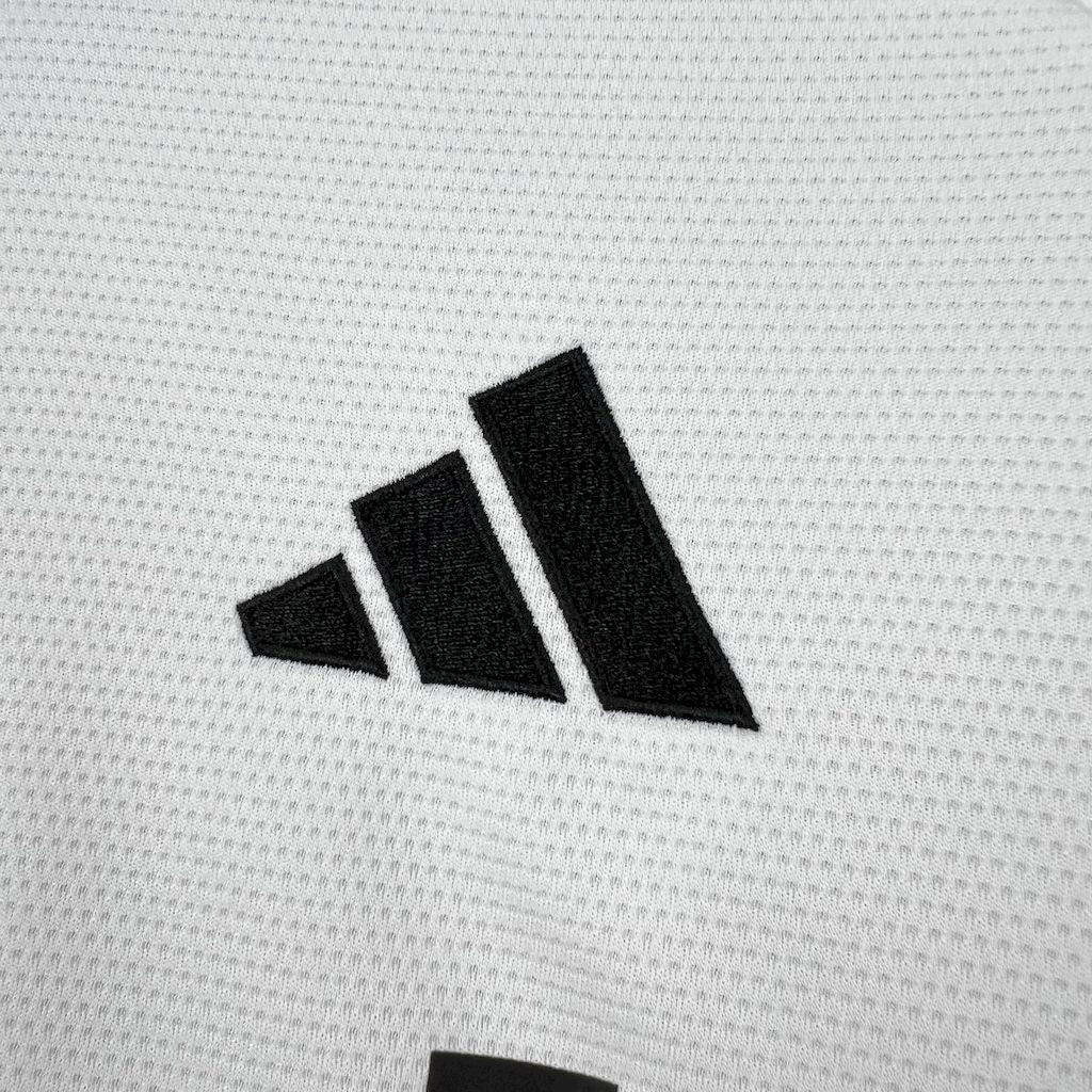 Beşiktaş JK 2025–2026 Hjemmedrakt