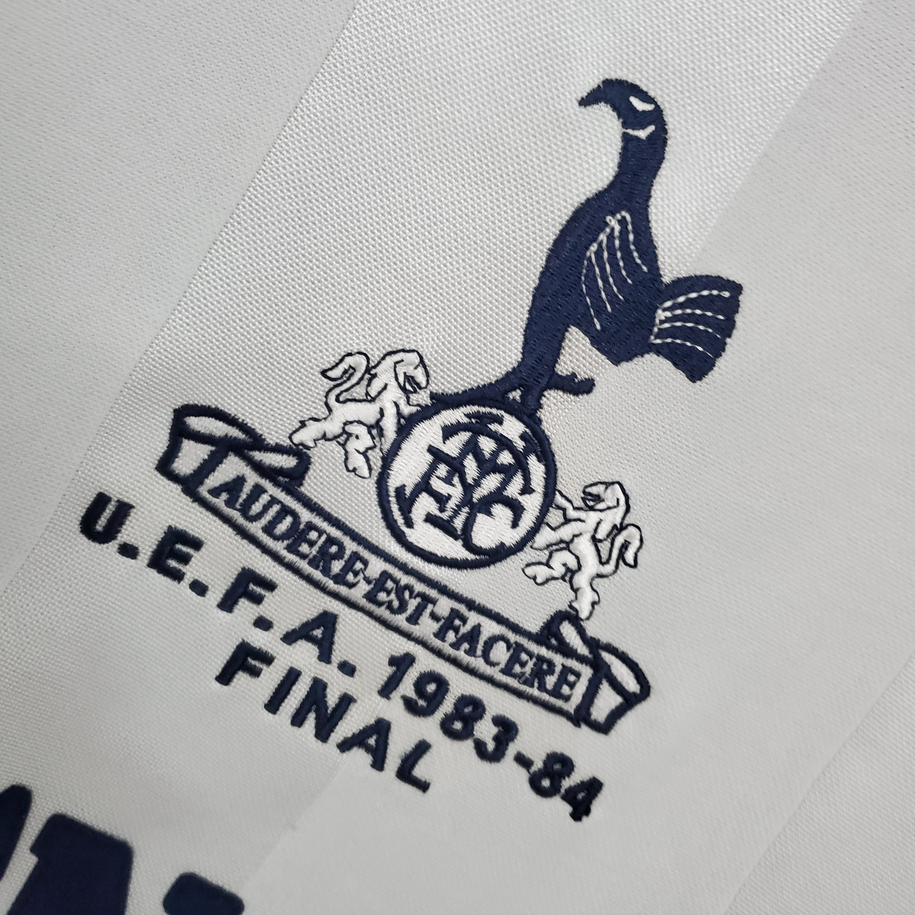 Tottenham Hotspur 1983-1984 Hjemmedrakt