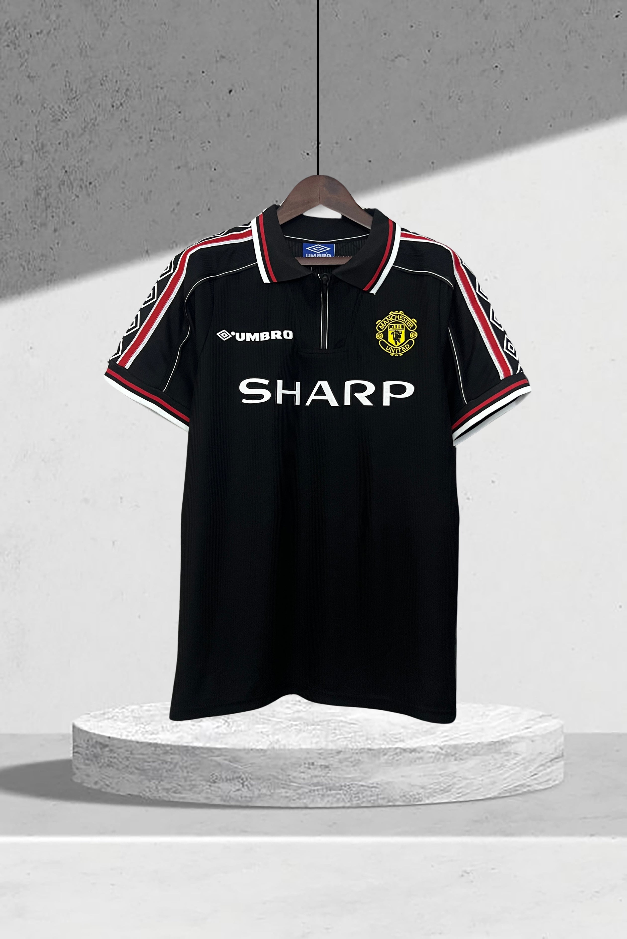 Manchester United 1998 – 1999 Commemorative Edition