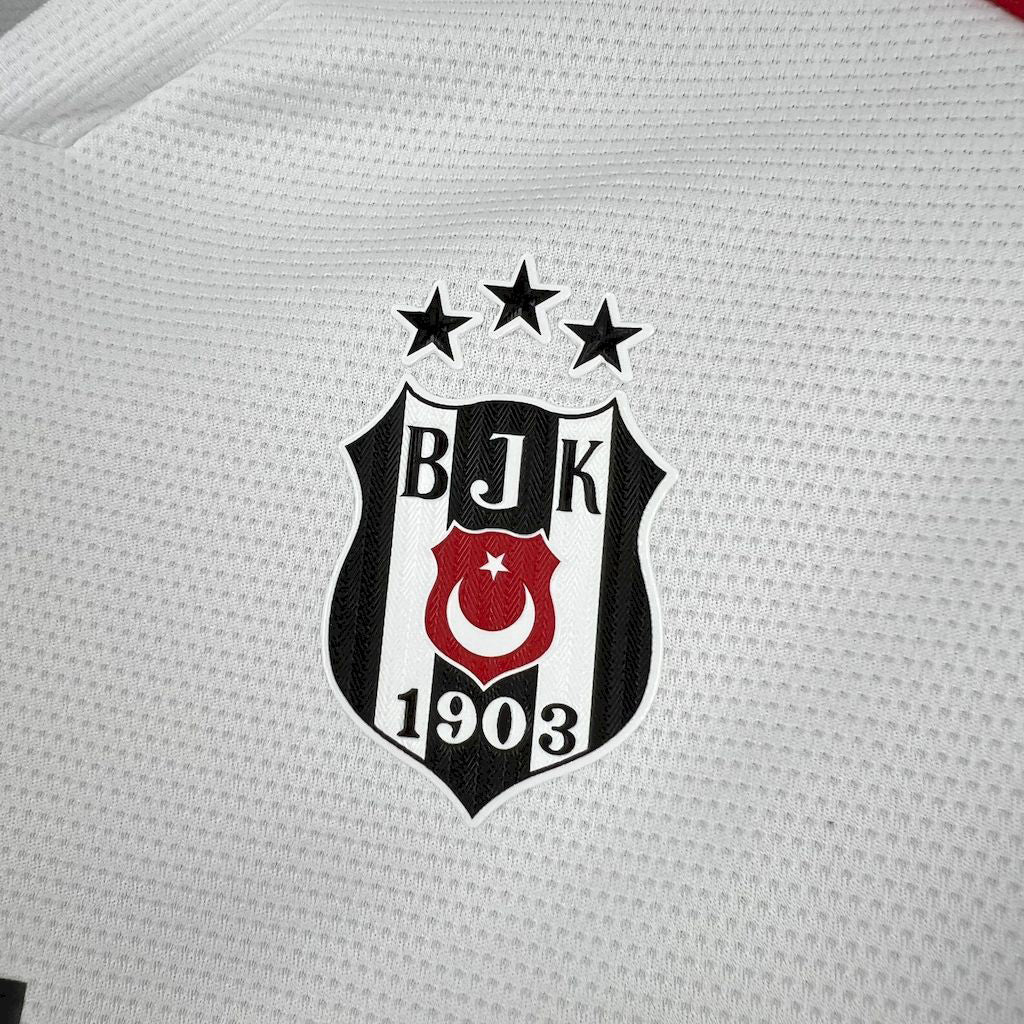 Beşiktaş JK 2025–2026 Hjemmedrakt