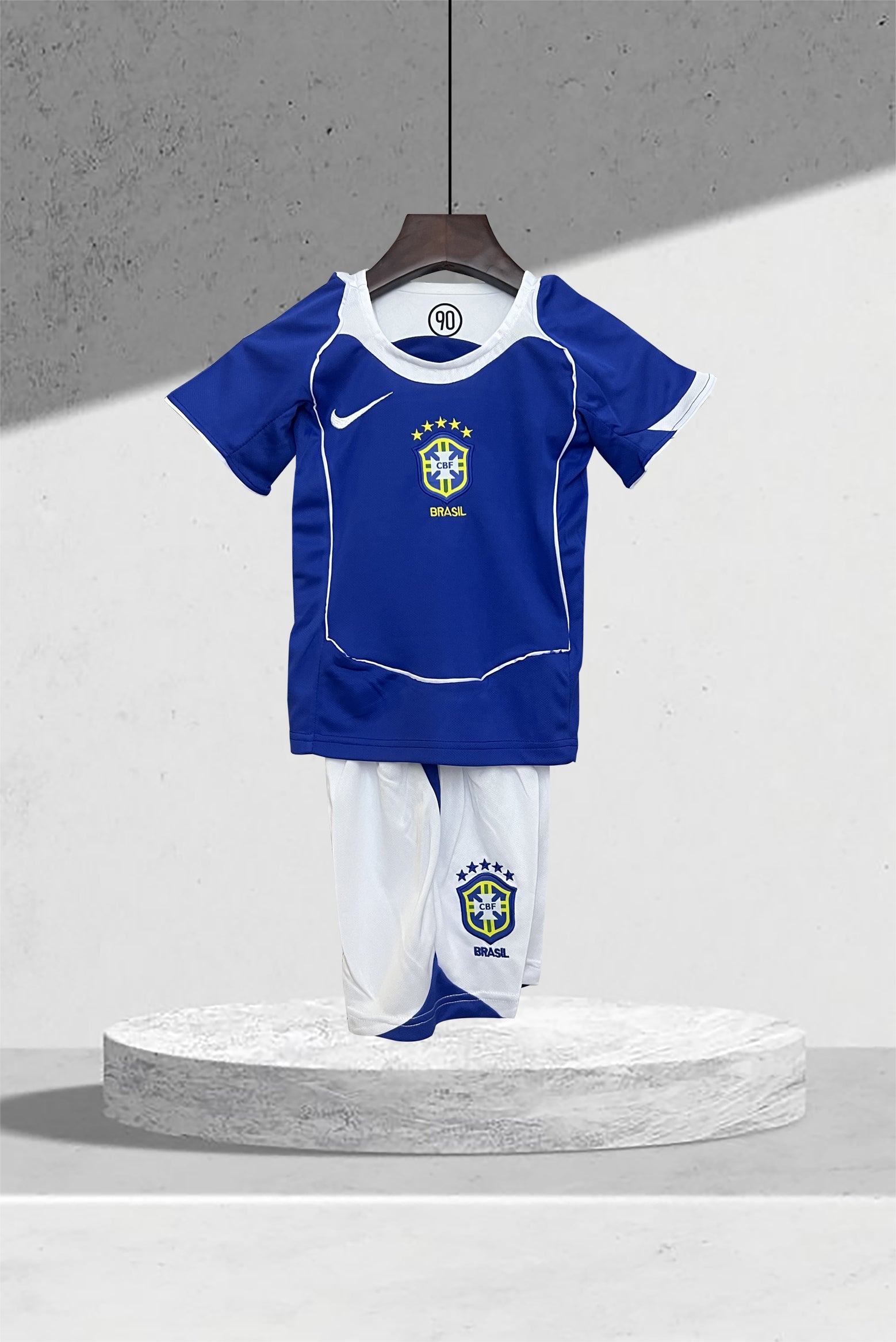 Brasil 2004 Bortedrakt Mini-Kit Barn