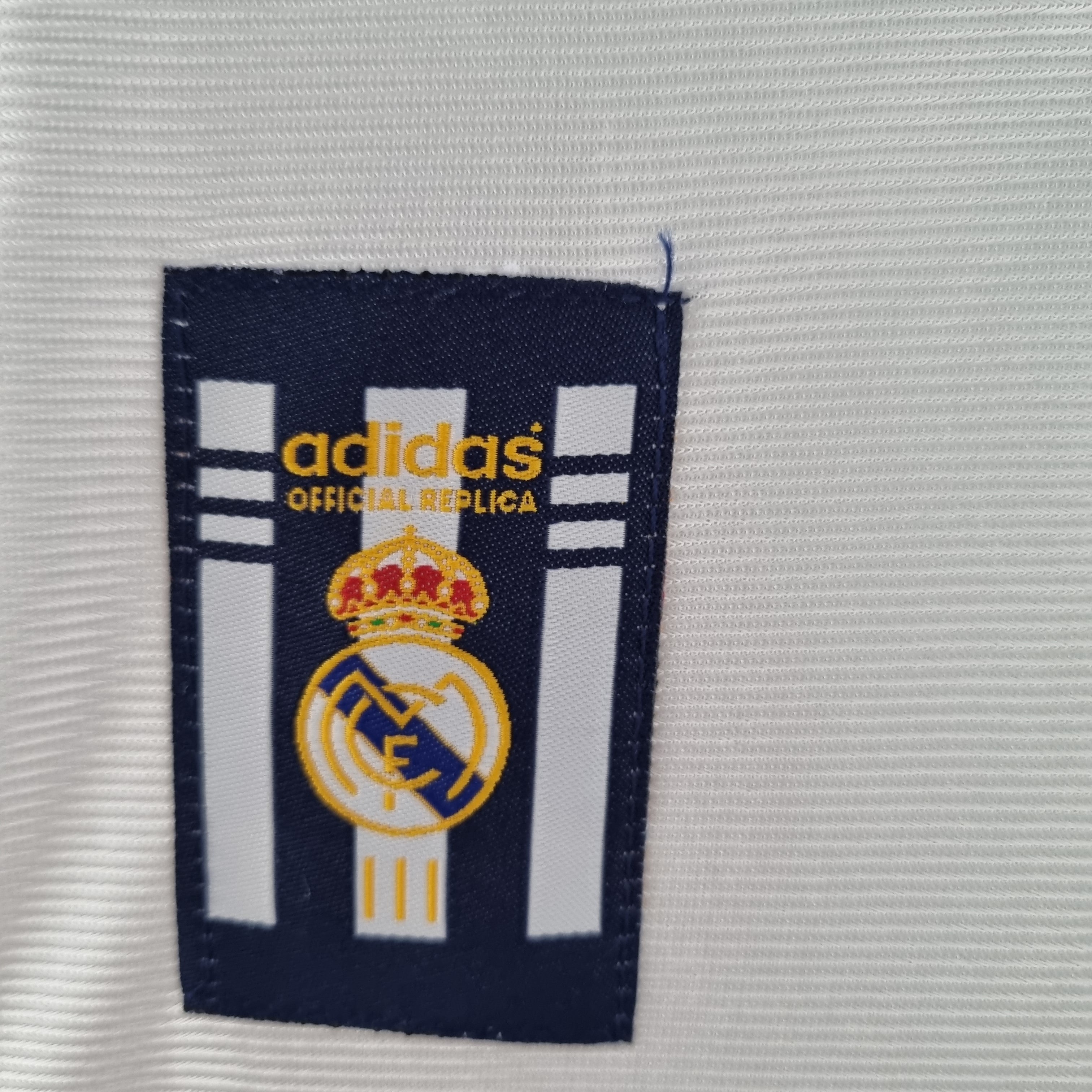 Real Madrid 2000–2001 Hjemmedrakt