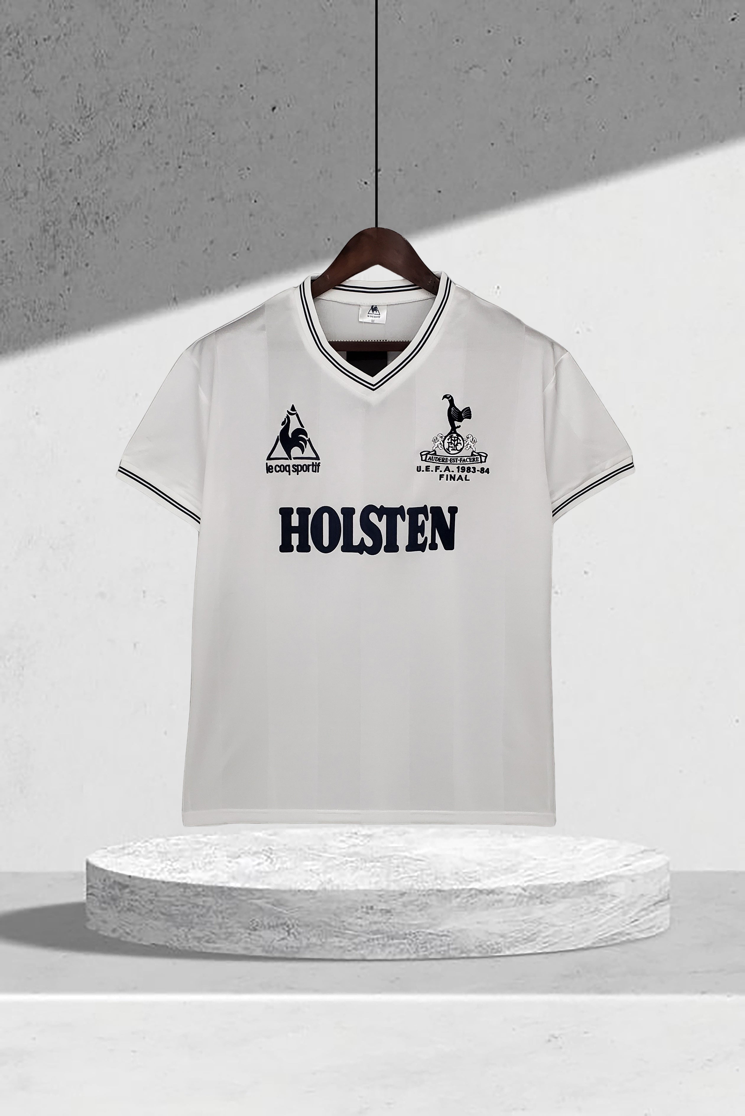Tottenham Hotspur 1983-1984 Hjemmedrakt