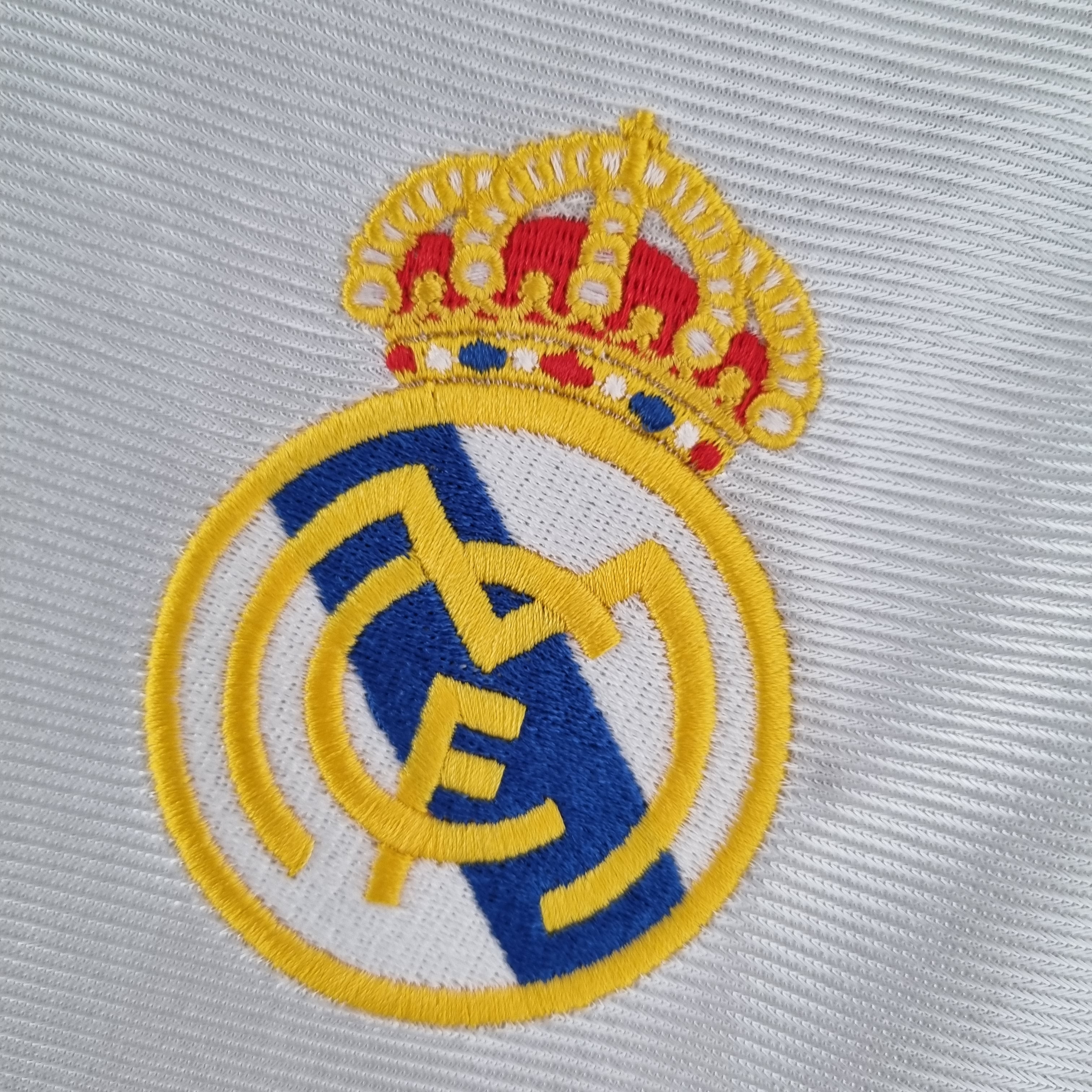 Real Madrid 2000–2001 Hjemmedrakt