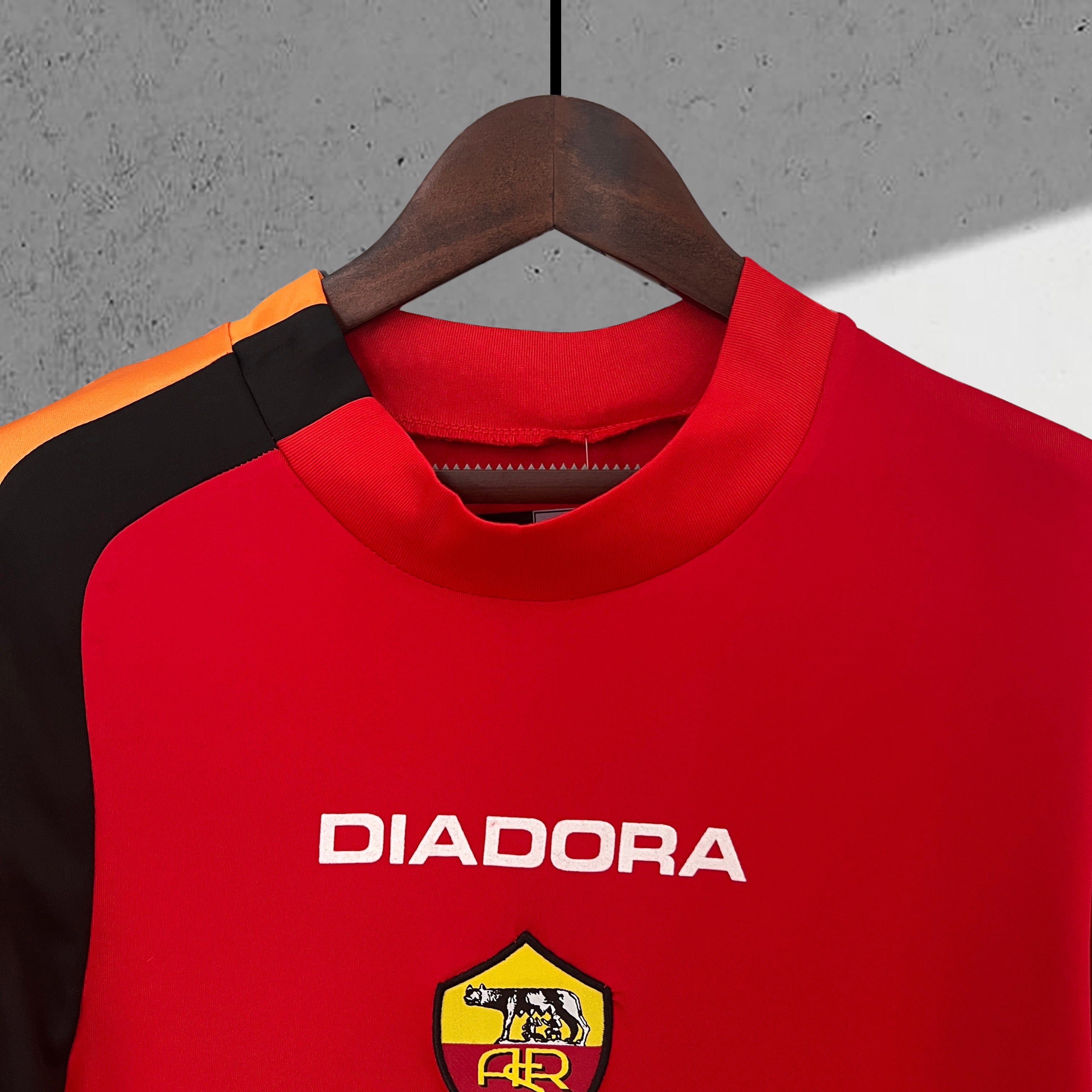 AS Roma 2004–2005 Hjemmedrakt