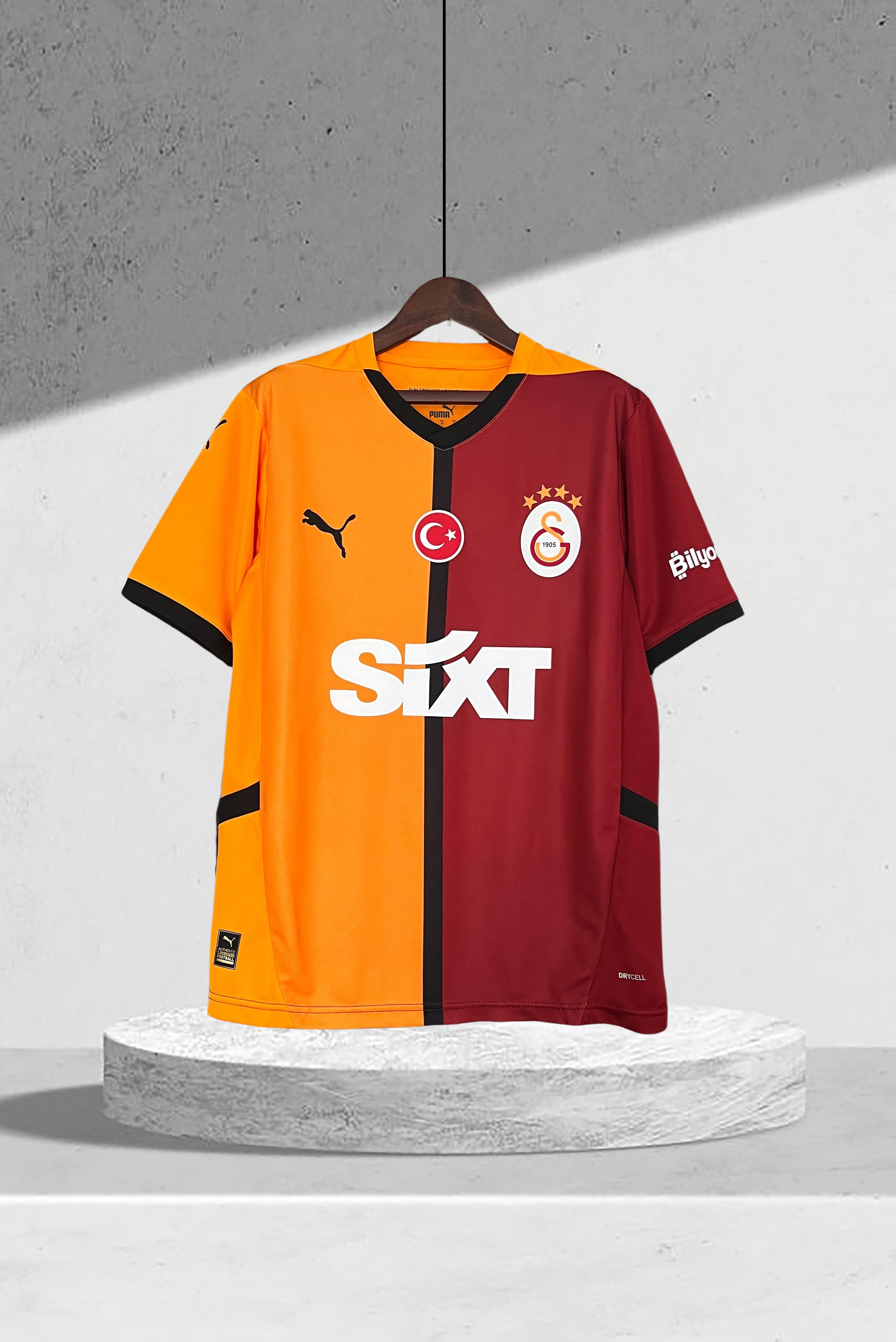 Galatasaray 2024–2025 Hjemmedrakt