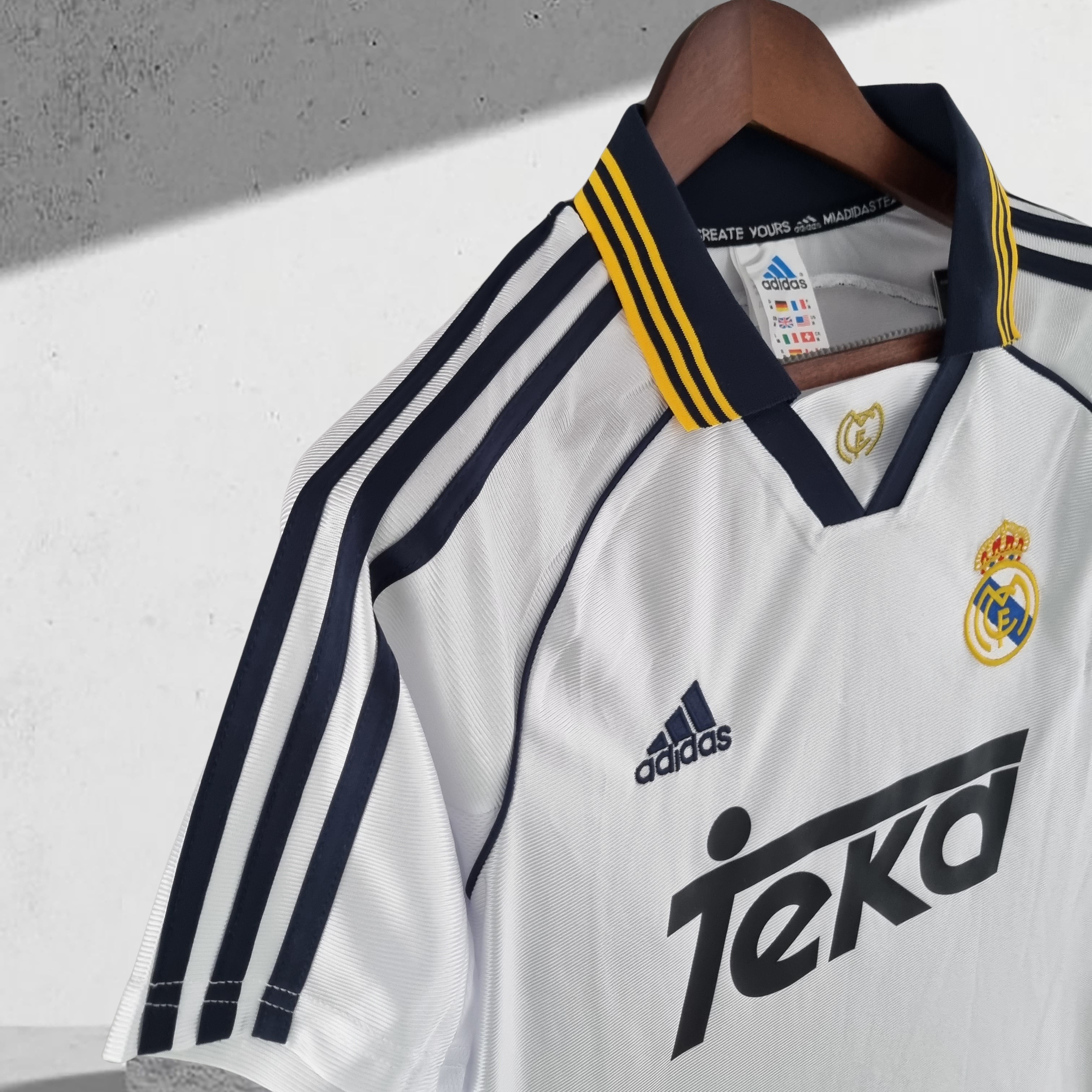 Real Madrid 2000–2001 Hjemmedrakt